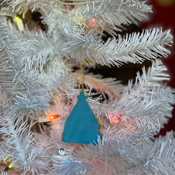 Nativity Christmas Tree Ornament - Picture 4 of 4